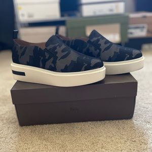 Linea Paolo KAI-L Blue/Gray Camo Slip-on Platforms, Size 9
